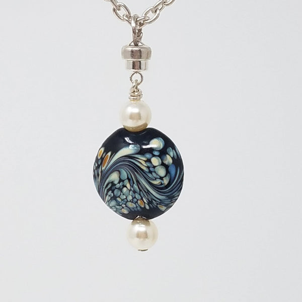 Black Glass, Round with Pattern